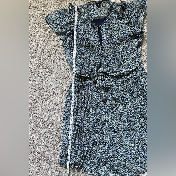 - Ann Taylor - Blue and Green Floral Pleated Short Sleeve A-Line Dress - Picture 3 of 7